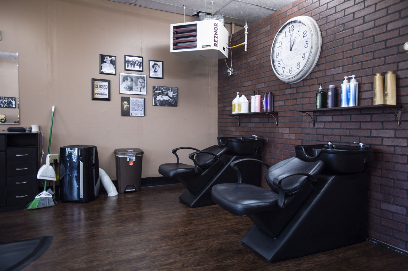 Salons defy news, band together after learning reopening halted